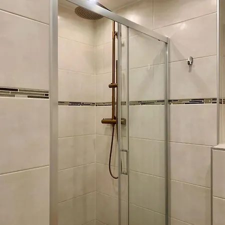 In Location With Free Parking Space Apartment *