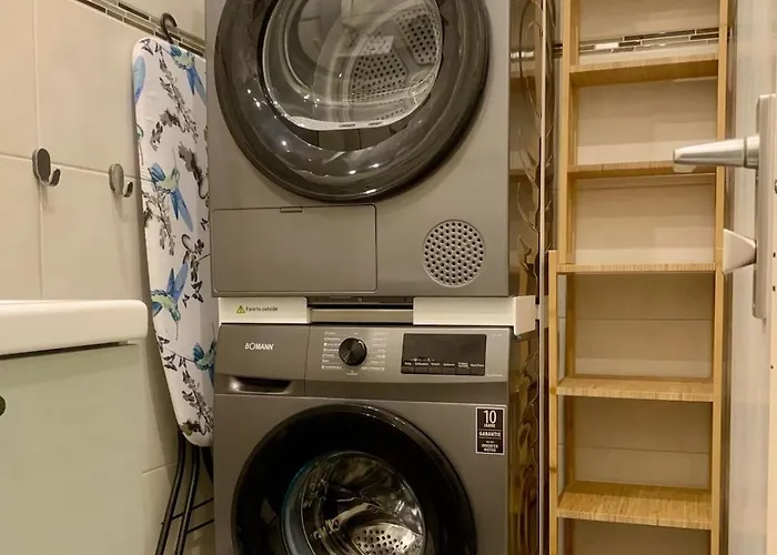 In Location With Free Parking Space