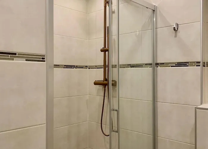 In Location With Free Parking Space Apartament *